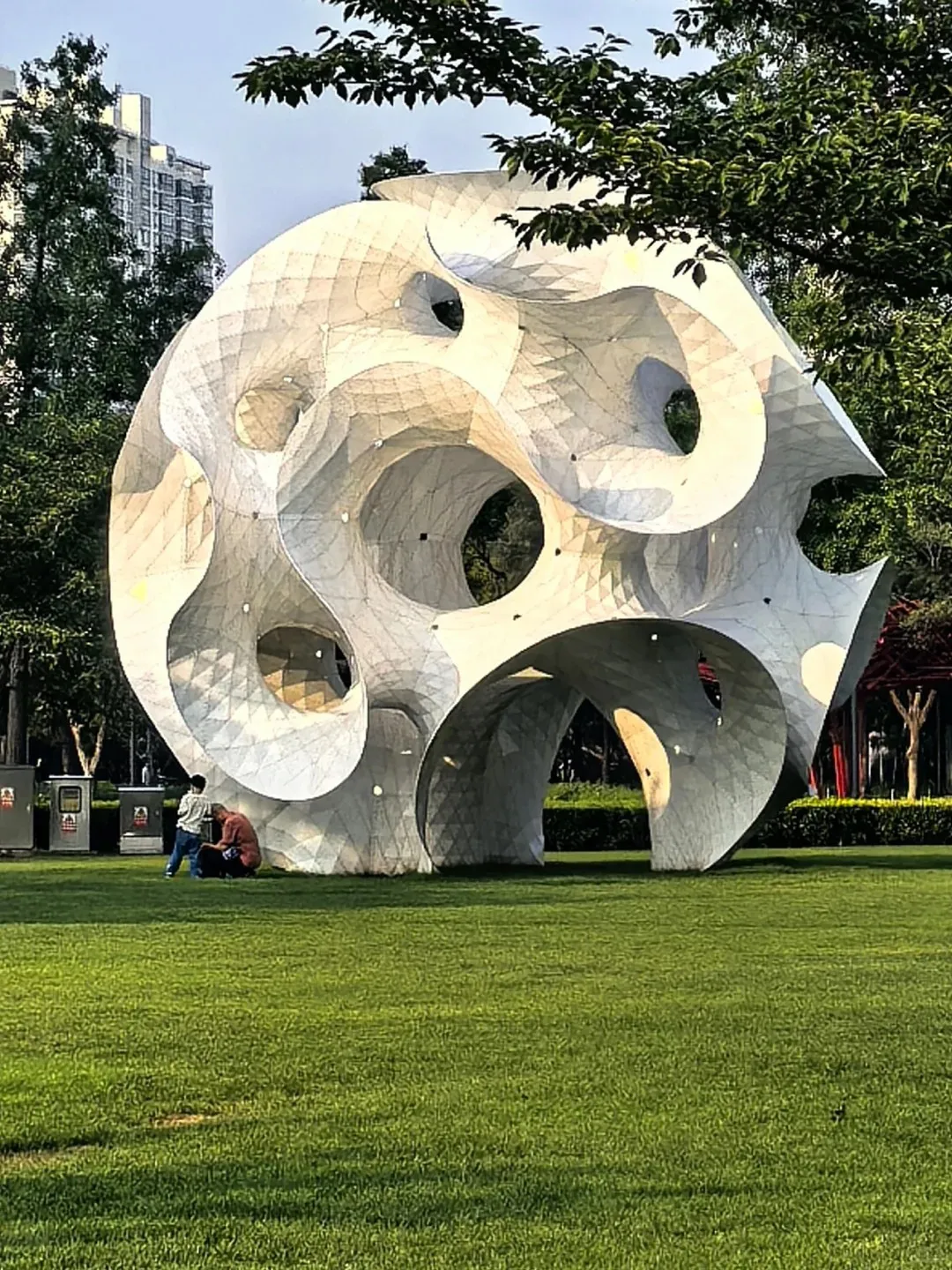 静安雕塑公园，挨着南京西路的一块绿地_8_丑丑&臭臭_来自小红书网页版.jpg