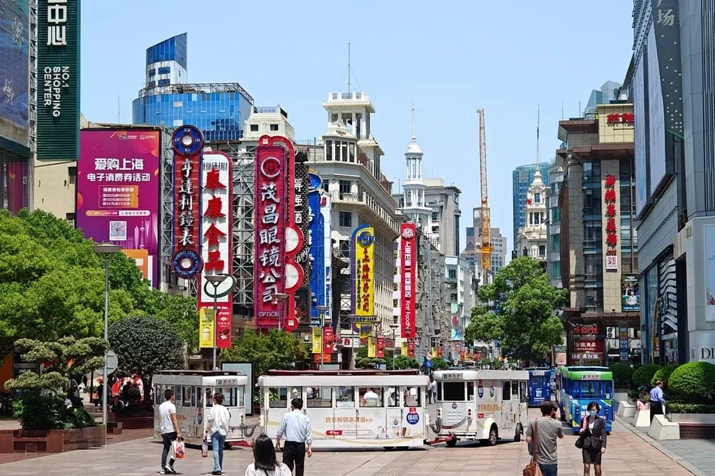 shanghai-nanjing-road-min.jpg
